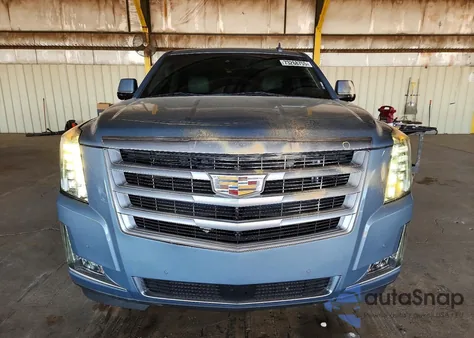 2016 Cadillac Escalade Luxury z USA, uszkodzony, nr VIN 1GYS4BKJ4GR239260